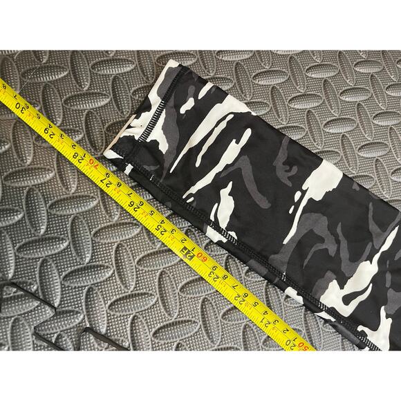 Human Performance Engineering HPE Combat Leggings black White Camo $115 Small - Picture 9 of 10